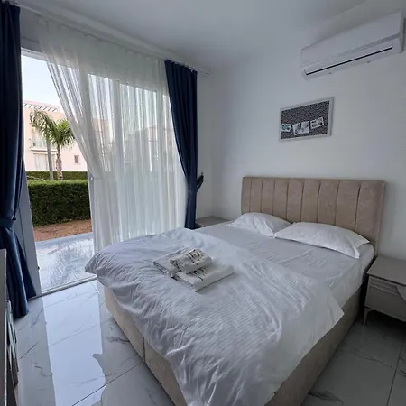 Four Seasons Life - Luxury - With 2 Bedrooms *