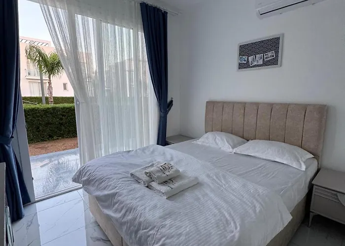 Four Seasons Life - Luxury - With 2 Bedrooms *